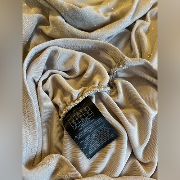 Guess Women’s Sparkly Champagne Metallic Fully Lined Sleeveless Cowl Neck Top XS - Picture 6 of 6